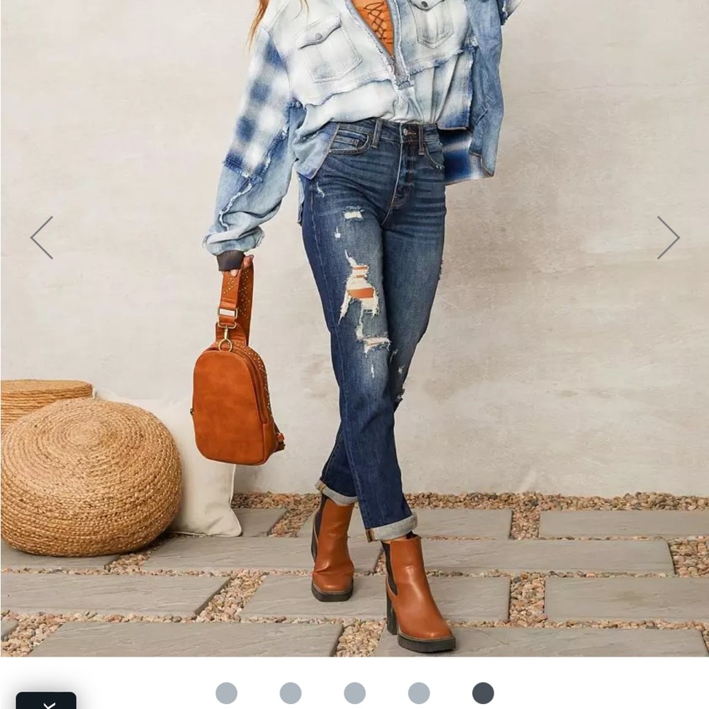 Willow & Root The Mom Jean from the Buckle. Size 24, dark wash.
